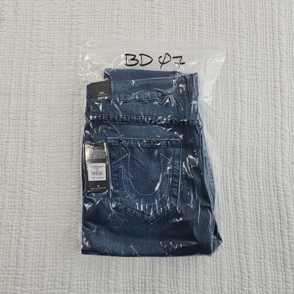 True Religion Ricky Jeans Men's 38 x 34 Relaxed Straight Blue Denim NWT NEW‎